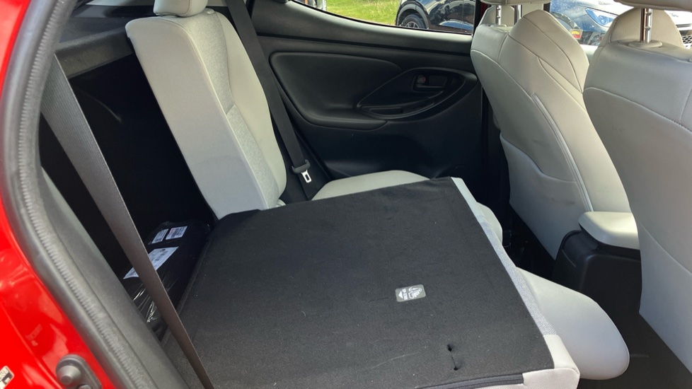 Toyota Yaris 1.5 Hybrid Excel 5dr CVT Hybrid Hatchback - Image 18
