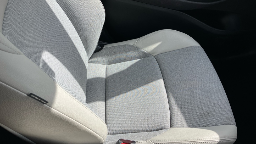 Toyota Yaris 1.5 Hybrid Excel 5dr CVT Hybrid Hatchback - Image 56