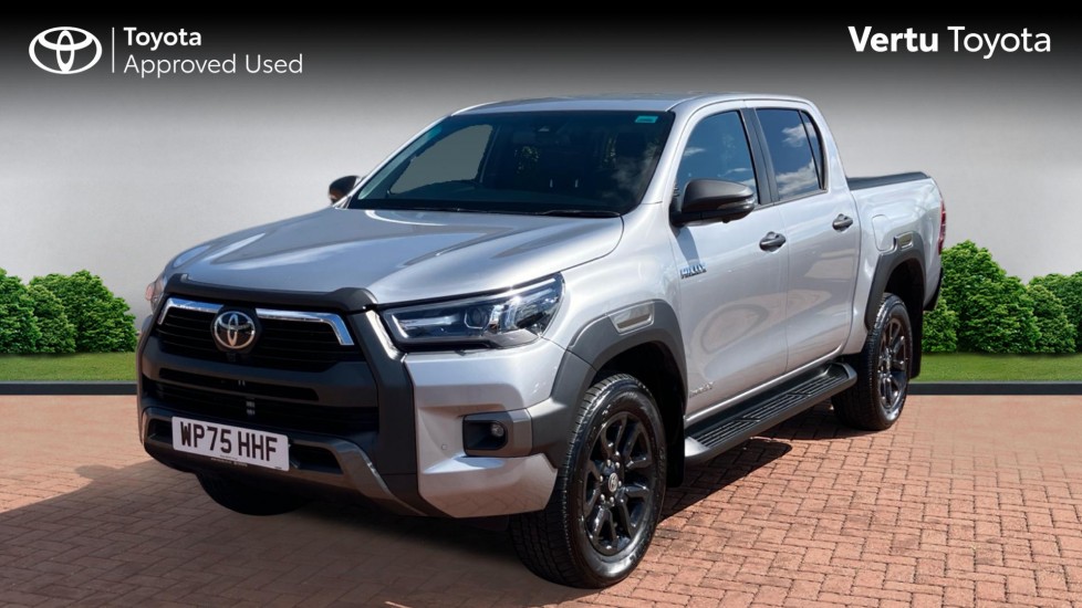 Toyota Hilux Diesel Invincible X D/Cab Pick Up 2.8 D 48V Auto - Image 3