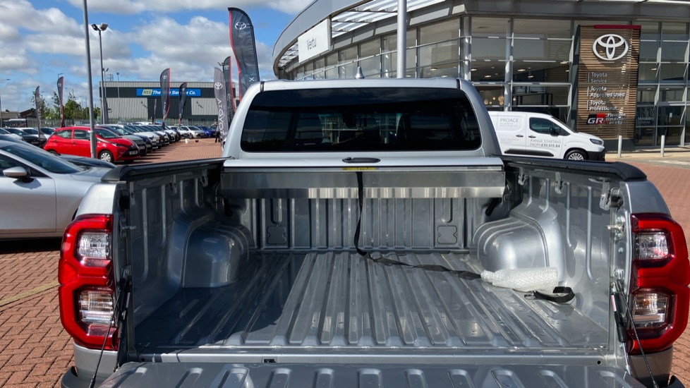Toyota Hilux Diesel Invincible X D/Cab Pick Up 2.8 D 48V Auto - Image 13