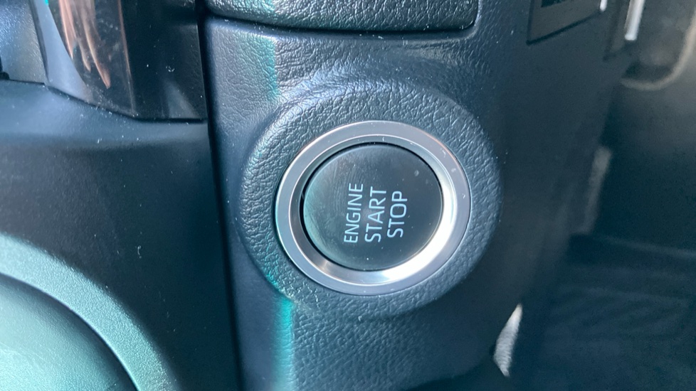 Toyota Hilux Diesel Invincible X D/Cab Pick Up 2.8 D 48V Auto - Image 16