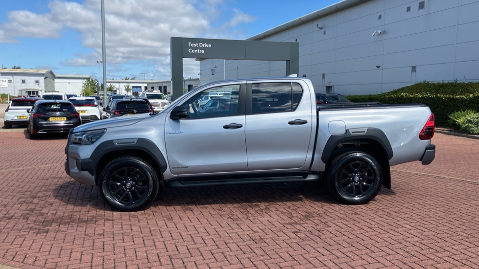 Toyota Hilux Diesel Invincible X D/Cab Pick Up 2.8 D 48V Auto - Image 24