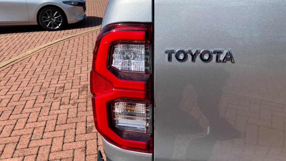 Toyota Hilux Diesel Invincible X D/Cab Pick Up 2.8 D 48V Auto - Image 37
