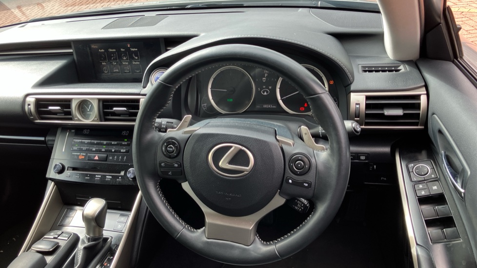 Lexus IS 300h Luxury 4dr CVT Auto Hybrid Saloon - Image 7