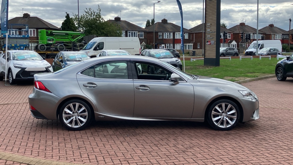 Lexus IS 300h Luxury 4dr CVT Auto Hybrid Saloon - Image 23