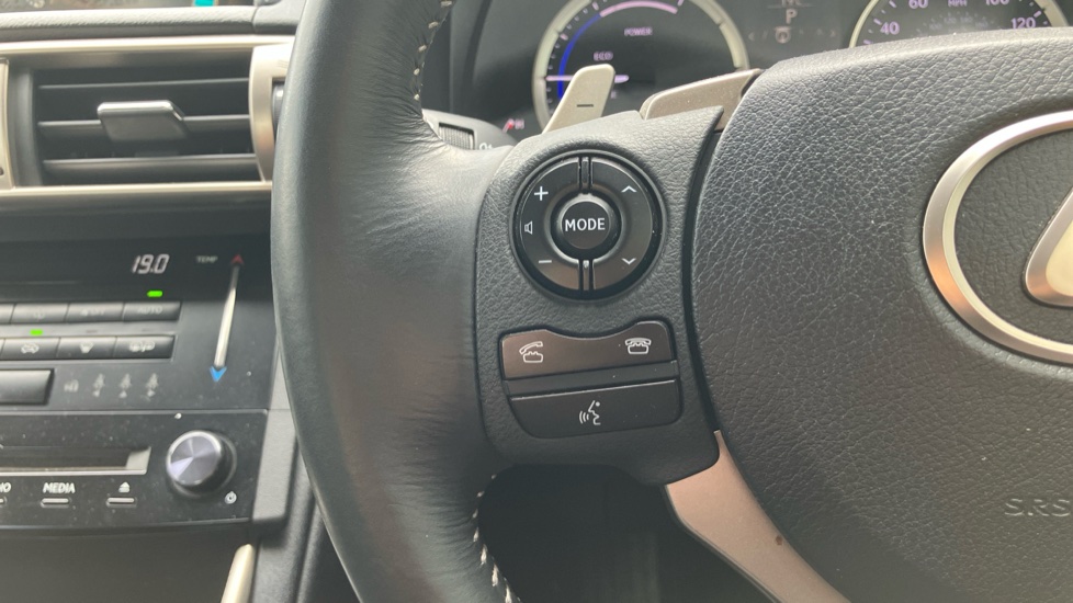 Lexus IS 300h Luxury 4dr CVT Auto Hybrid Saloon - Image 30