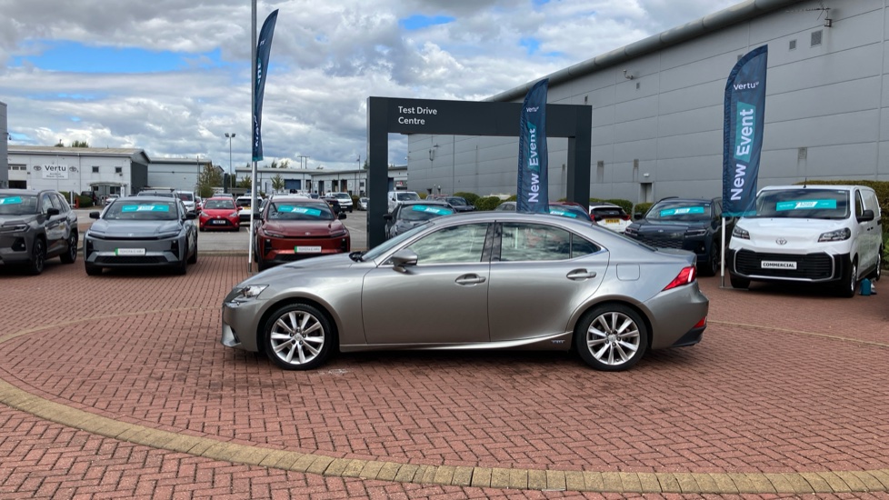 Lexus IS 300h Luxury 4dr CVT Auto Hybrid Saloon - Image 43