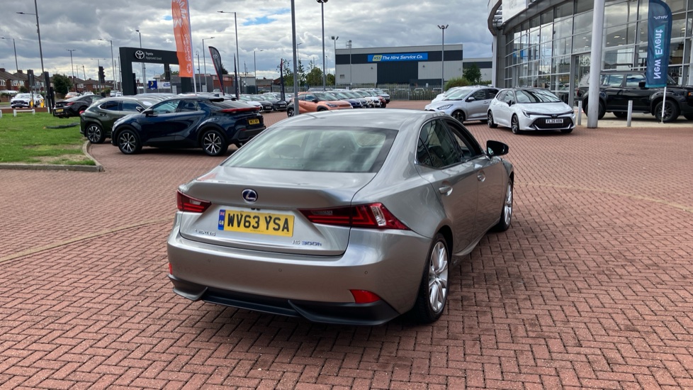 Lexus IS 300h Luxury 4dr CVT Auto Hybrid Saloon - Image 47