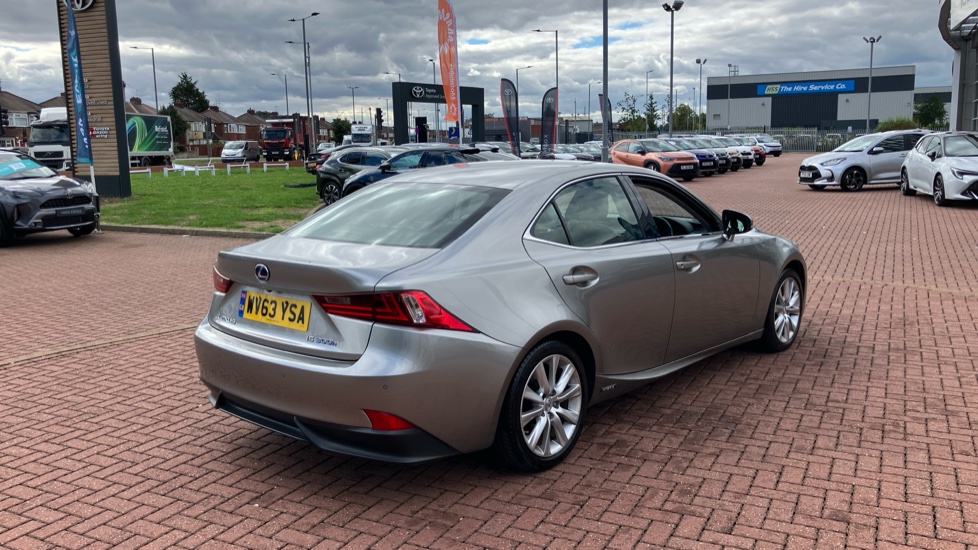 Lexus IS 300h Luxury 4dr CVT Auto Hybrid Saloon - Image 48
