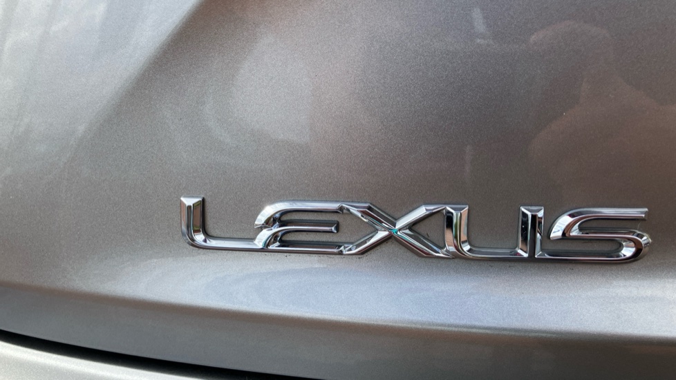 Lexus IS 300h Luxury 4dr CVT Auto Hybrid Saloon - Image 58