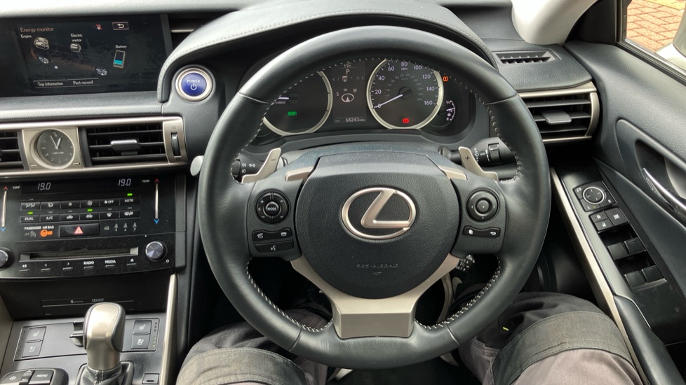 Lexus IS 300h Luxury 4dr CVT Auto Hybrid Saloon - Image 61