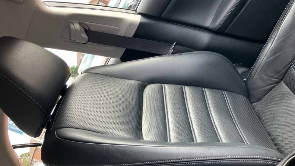 Lexus IS 300h Luxury 4dr CVT Auto Hybrid Saloon - Image 64