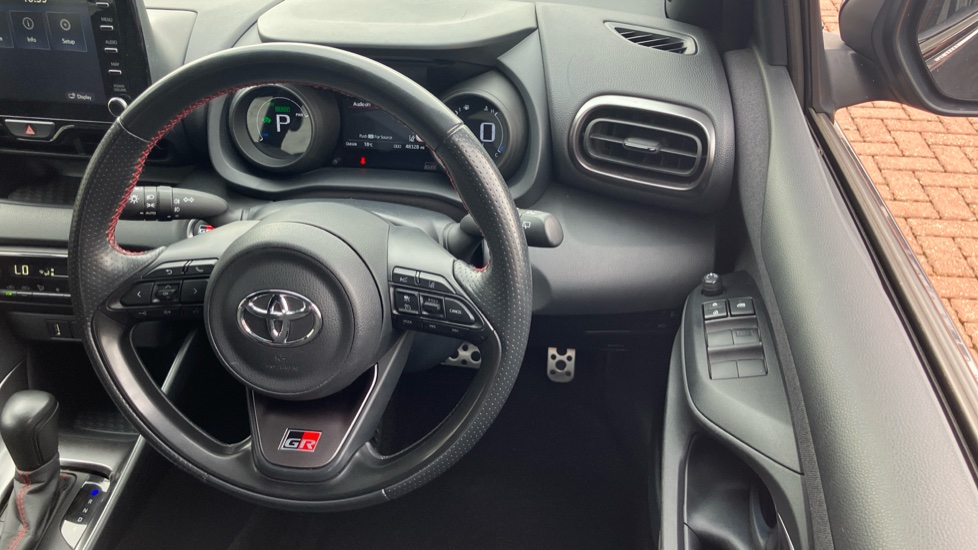 Toyota Yaris 1.5 Hybrid GR Sport 5dr CVT Hybrid Hatchback - Image 10