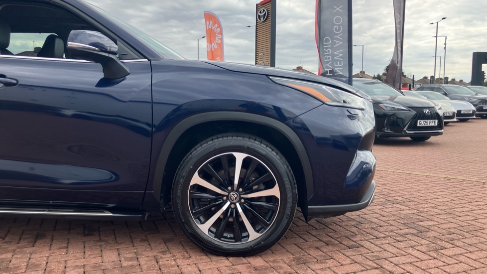 Toyota Highlander 2.5 VVT-i Hybrid Excel Premium 5dr CVT Hybrid Estate - Image 25