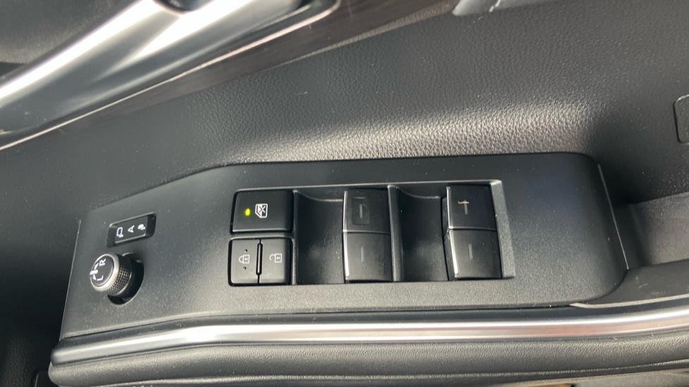 Toyota Highlander 2.5 VVT-i Hybrid Excel Premium 5dr CVT Hybrid Estate - Image 31