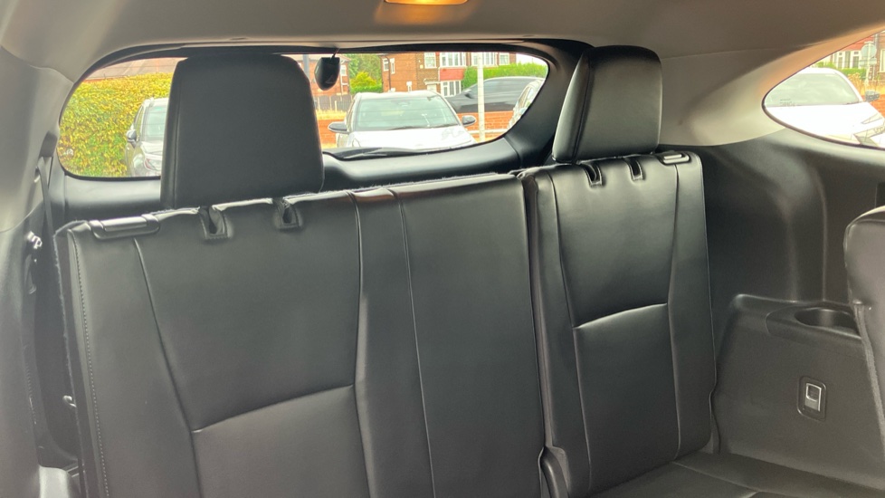 Toyota Highlander 2.5 VVT-i Hybrid Excel Premium 5dr CVT Hybrid Estate - Image 36