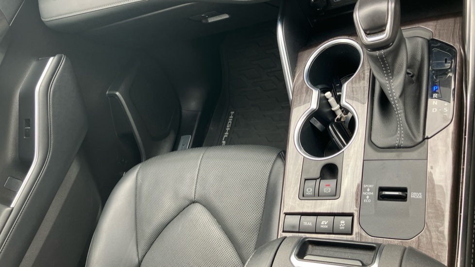 Toyota Highlander 2.5 VVT-i Hybrid Excel Premium 5dr CVT Hybrid Estate - Image 66