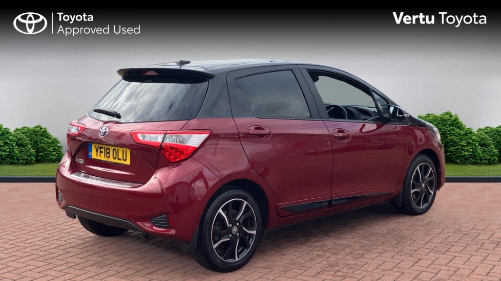 Toyota Yaris 1.5 VVT-i Blue Bi-tone 5dr Petrol Hatchback - Image 2