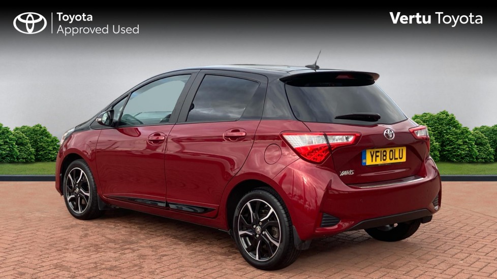 Toyota Yaris 1.5 VVT-i Blue Bi-tone 5dr Petrol Hatchback - Image 4