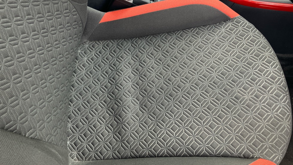 Toyota Aygo X 1.0 VVT-i Edge 5dr Petrol Hatchback - Image 17