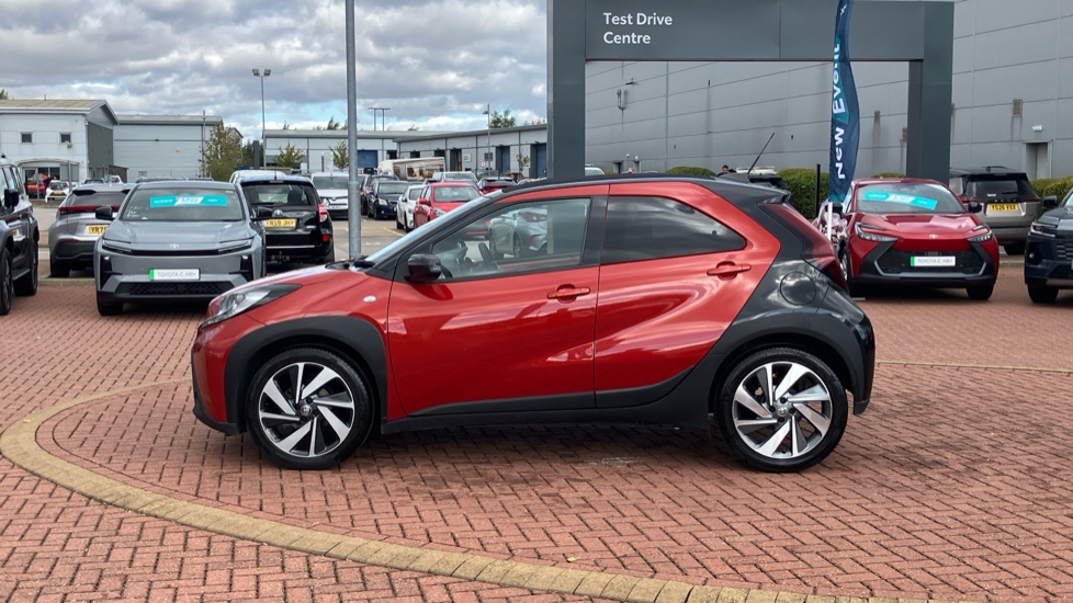 Toyota Aygo X 1.0 VVT-i Edge 5dr Petrol Hatchback - Image 24