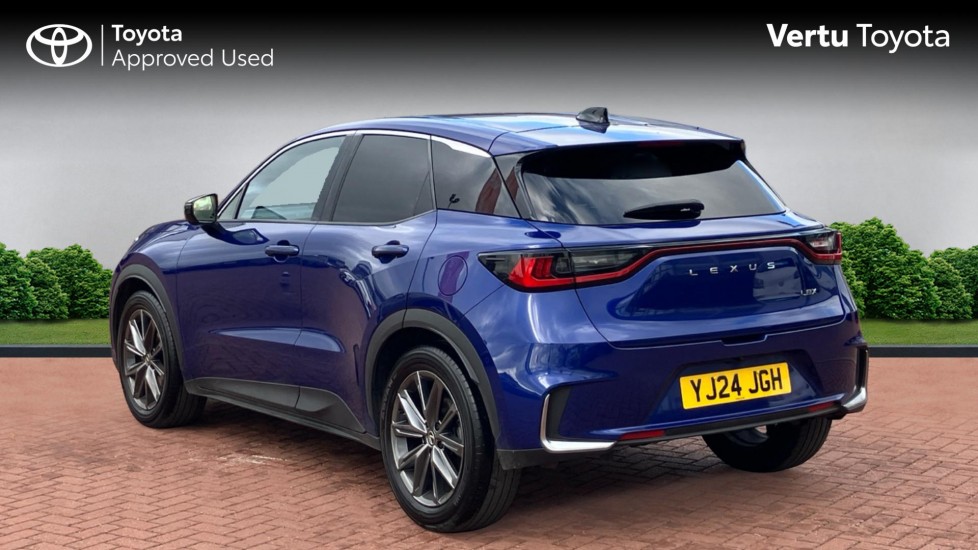 Lexus LBX 1.5 Takumi 5dr E-CVT AWD Hybrid Hatchback - Image 4