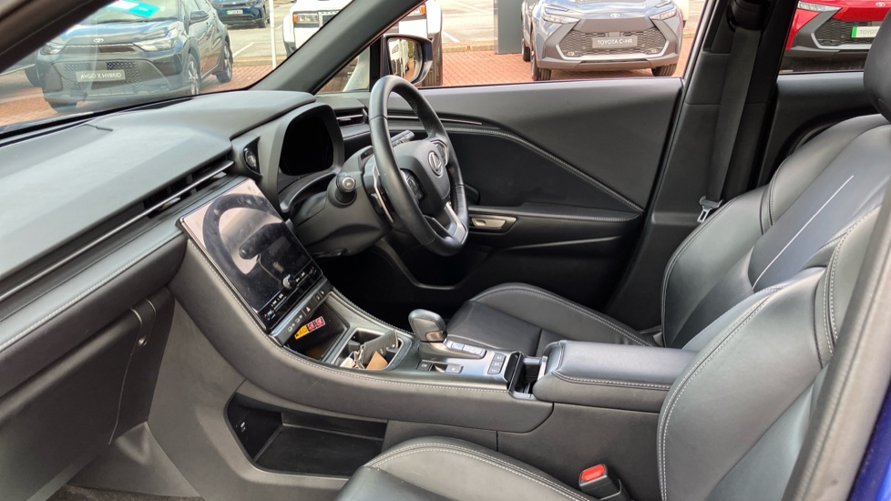 Lexus LBX 1.5 Takumi 5dr E-CVT AWD Hybrid Hatchback - Image 5