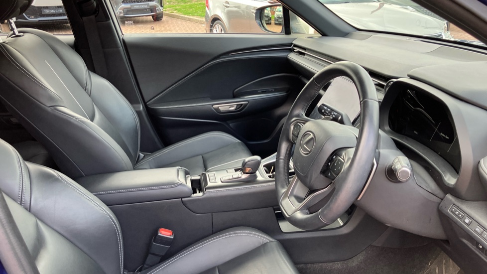 Lexus LBX 1.5 Takumi 5dr E-CVT AWD Hybrid Hatchback - Image 12