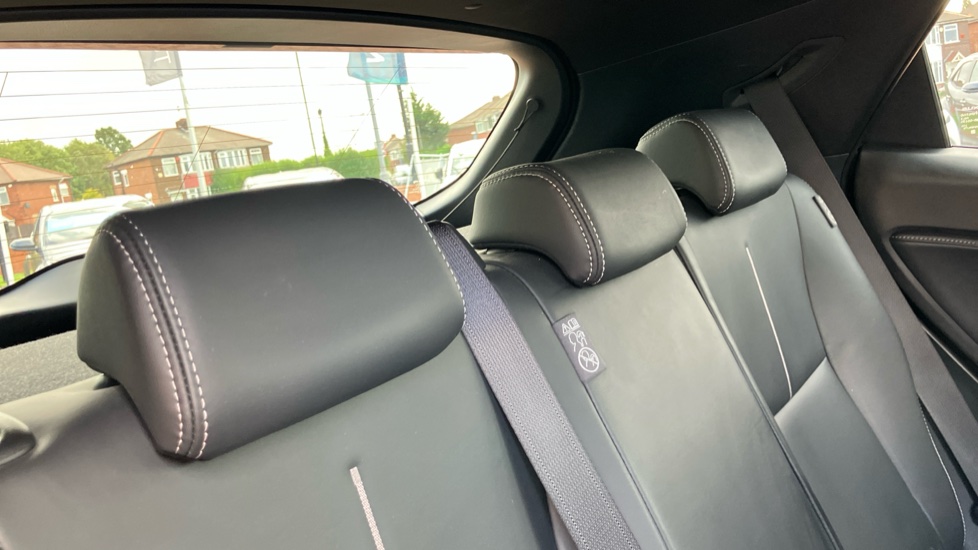 Lexus LBX 1.5 Takumi 5dr E-CVT AWD Hybrid Hatchback - Image 18