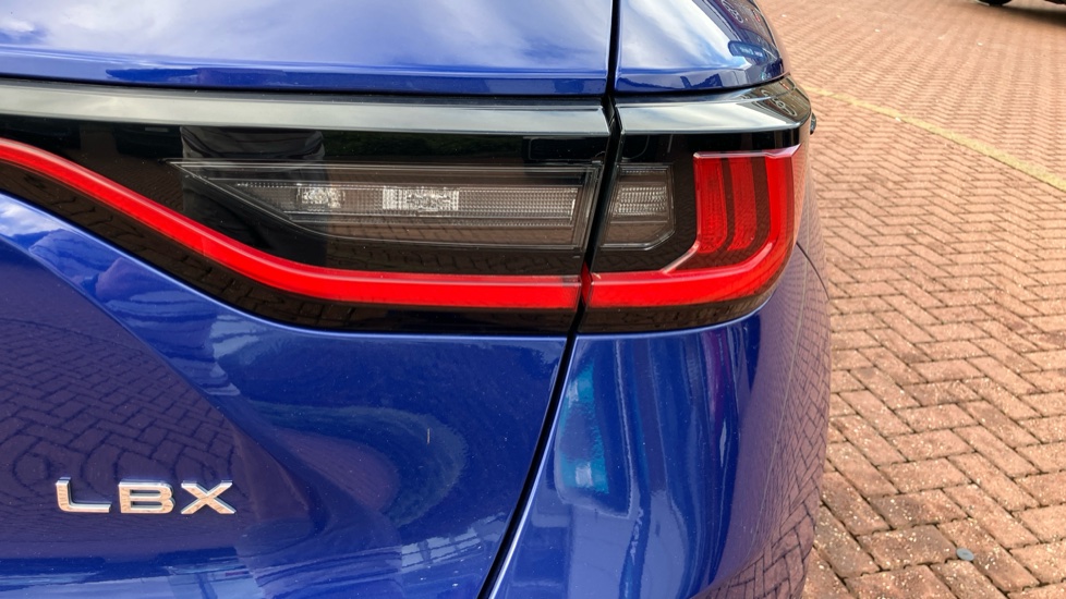 Lexus LBX 1.5 Takumi 5dr E-CVT AWD Hybrid Hatchback - Image 21