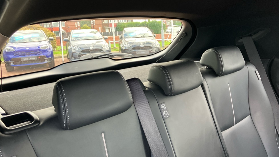 Lexus LBX 1.5 Takumi 5dr E-CVT AWD Hybrid Hatchback - Image 35