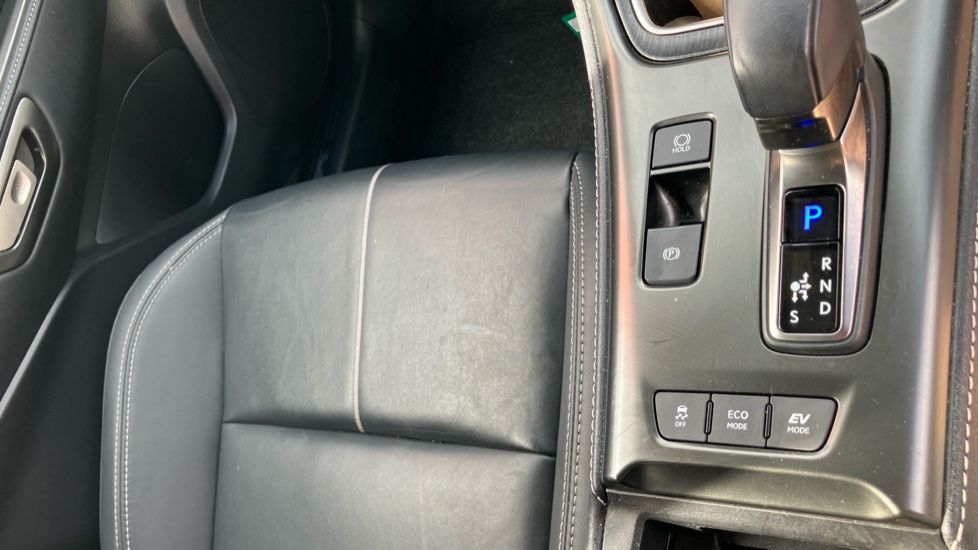 Lexus LBX 1.5 Takumi 5dr E-CVT AWD Hybrid Hatchback - Image 56