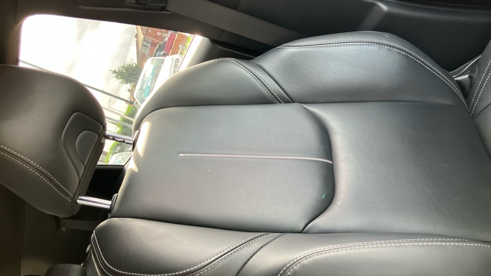 Lexus LBX 1.5 Takumi 5dr E-CVT AWD Hybrid Hatchback - Image 58