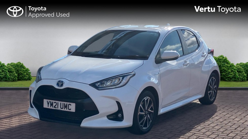 Toyota Yaris 1.5 Hybrid Design 5dr CVT Hybrid Hatchback - Image 3