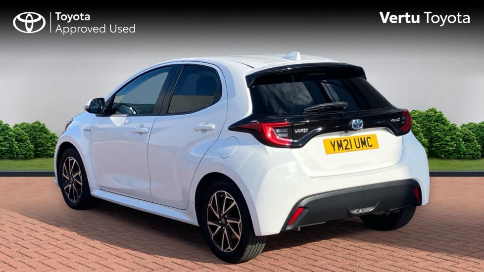 Toyota Yaris 1.5 Hybrid Design 5dr CVT Hybrid Hatchback - Image 4