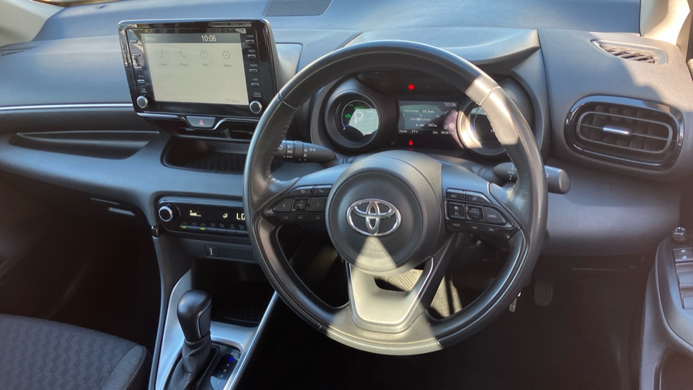 Toyota Yaris 1.5 Hybrid Design 5dr CVT Hybrid Hatchback - Image 7