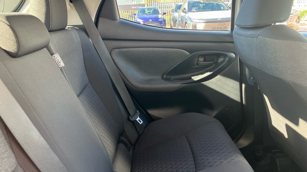 Toyota Yaris 1.5 Hybrid Design 5dr CVT Hybrid Hatchback - Image 8