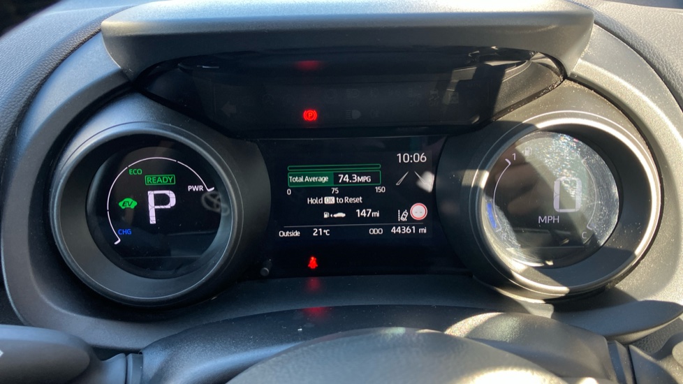 Toyota Yaris 1.5 Hybrid Design 5dr CVT Hybrid Hatchback - Image 11
