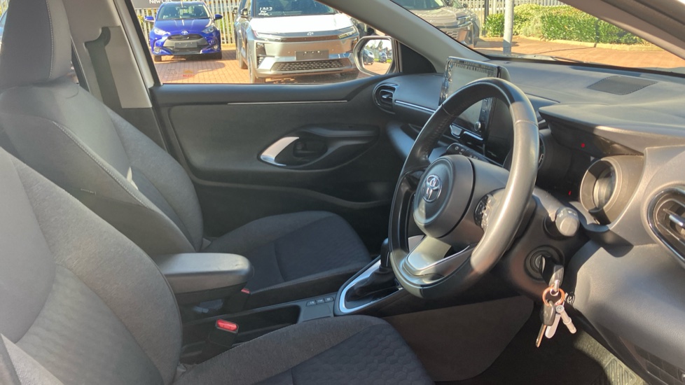 Toyota Yaris 1.5 Hybrid Design 5dr CVT Hybrid Hatchback - Image 12