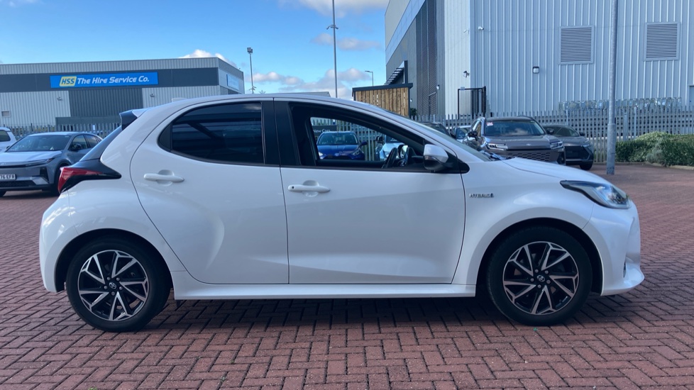 Toyota Yaris 1.5 Hybrid Design 5dr CVT Hybrid Hatchback - Image 23