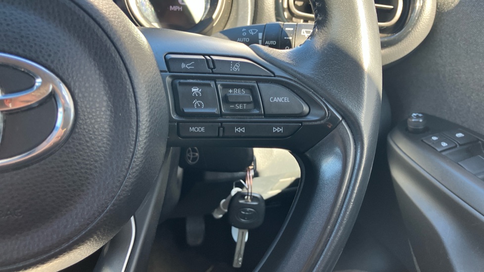 Toyota Yaris 1.5 Hybrid Design 5dr CVT Hybrid Hatchback - Image 29