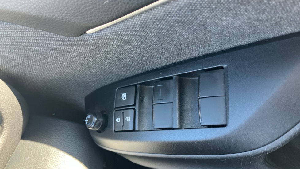 Toyota Yaris 1.5 Hybrid Design 5dr CVT Hybrid Hatchback - Image 30