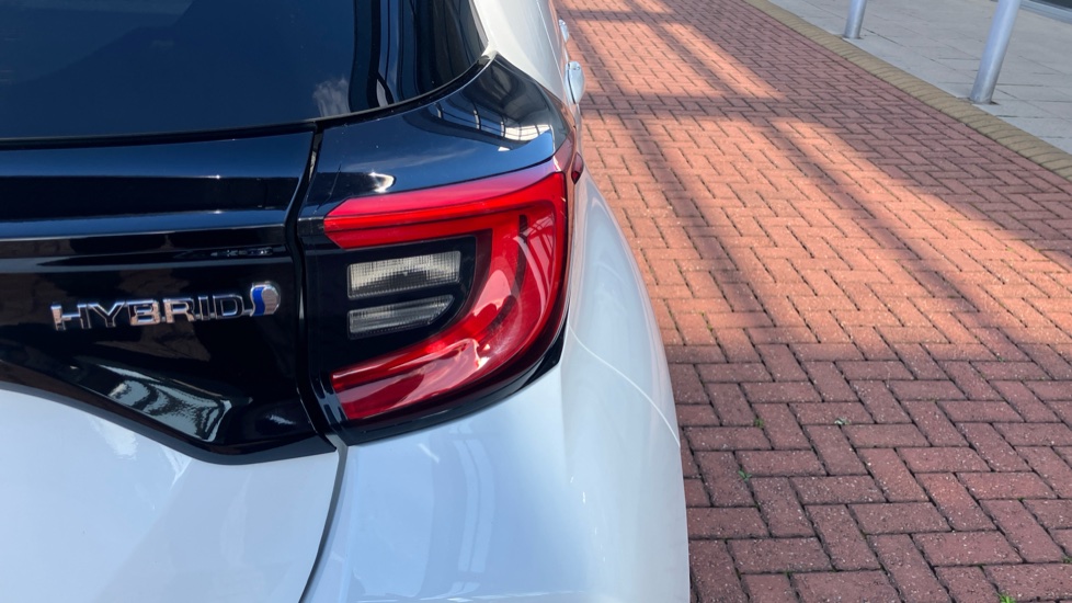 Toyota Yaris 1.5 Hybrid Design 5dr CVT Hybrid Hatchback - Image 36