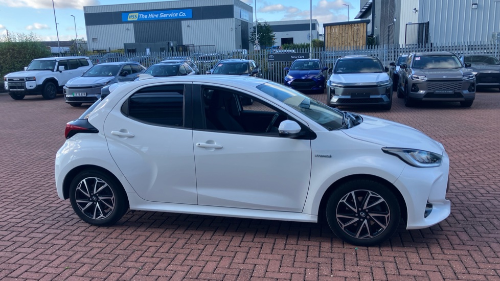 Toyota Yaris 1.5 Hybrid Design 5dr CVT Hybrid Hatchback - Image 45