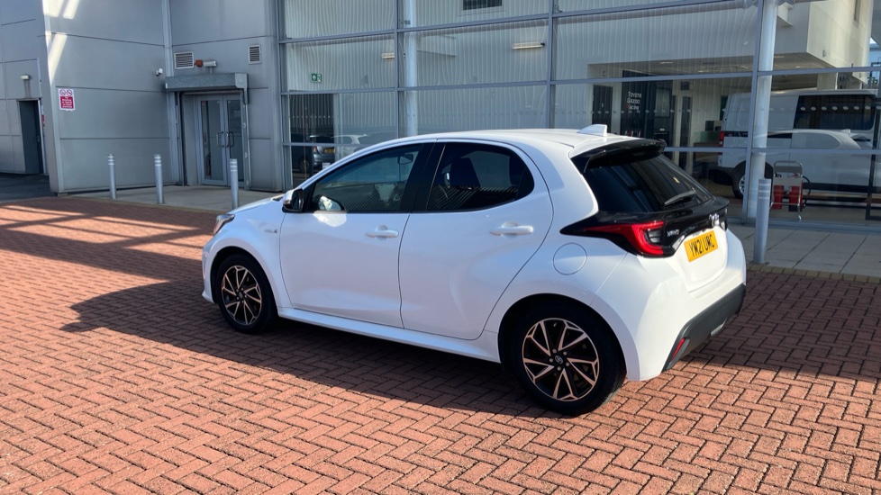 Toyota Yaris 1.5 Hybrid Design 5dr CVT Hybrid Hatchback - Image 48