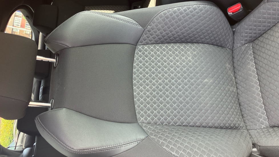 Toyota C-HR 1.8 Hybrid Design 5dr CVT Hybrid Hatchback - Image 14