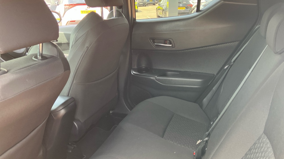 Toyota C-HR 1.8 Hybrid Design 5dr CVT Hybrid Hatchback - Image 15