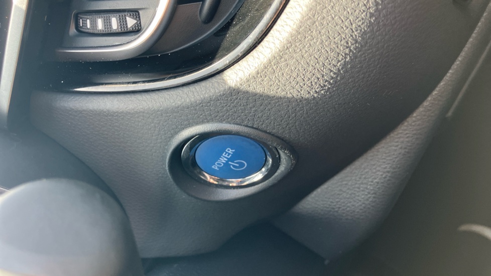 Toyota C-HR 1.8 Hybrid Design 5dr CVT Hybrid Hatchback - Image 16