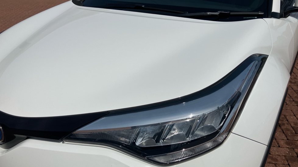 Toyota C-HR 1.8 Hybrid Design 5dr CVT Hybrid Hatchback - Image 20