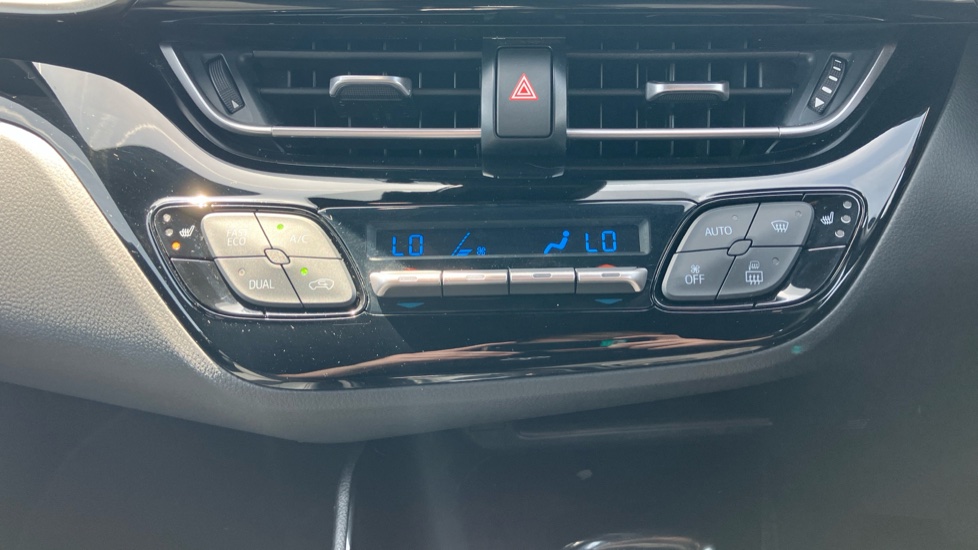 Toyota C-HR 1.8 Hybrid Design 5dr CVT Hybrid Hatchback - Image 33